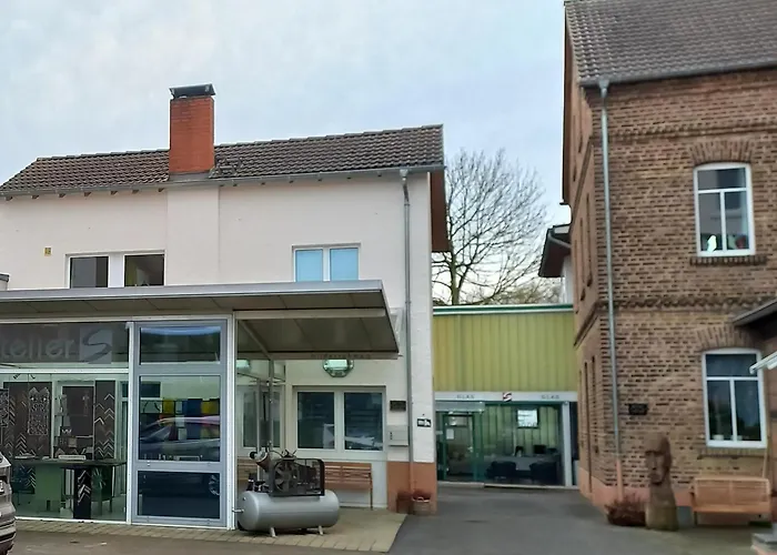 Wohnen Ueberm Atelier *